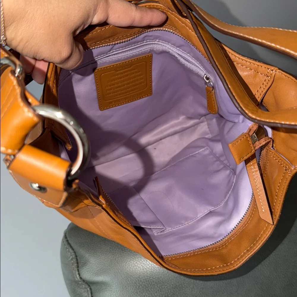 Coach Vintage F17116 Tan Leather Messenger /Hobo Bag 🎀🎀🎀